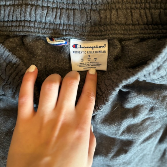 size medium - Picture 2 of 2